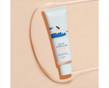 Тонирующий солнцезащитный крем Round Lab Birch Juice Moisturizing Tone-Up Sunscreen SPF50+ PA++++, 50 мл